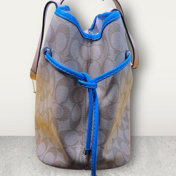 Stylish Tan and Blue Women's Tote Bag - Picture 6 of 11